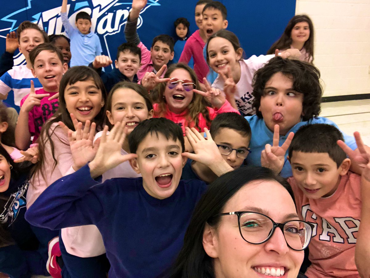 msmartellacci's tweet photo. Lift each other up 💕👚 #PinkShirtDay2020 https://t.co/mI16M8U2j4