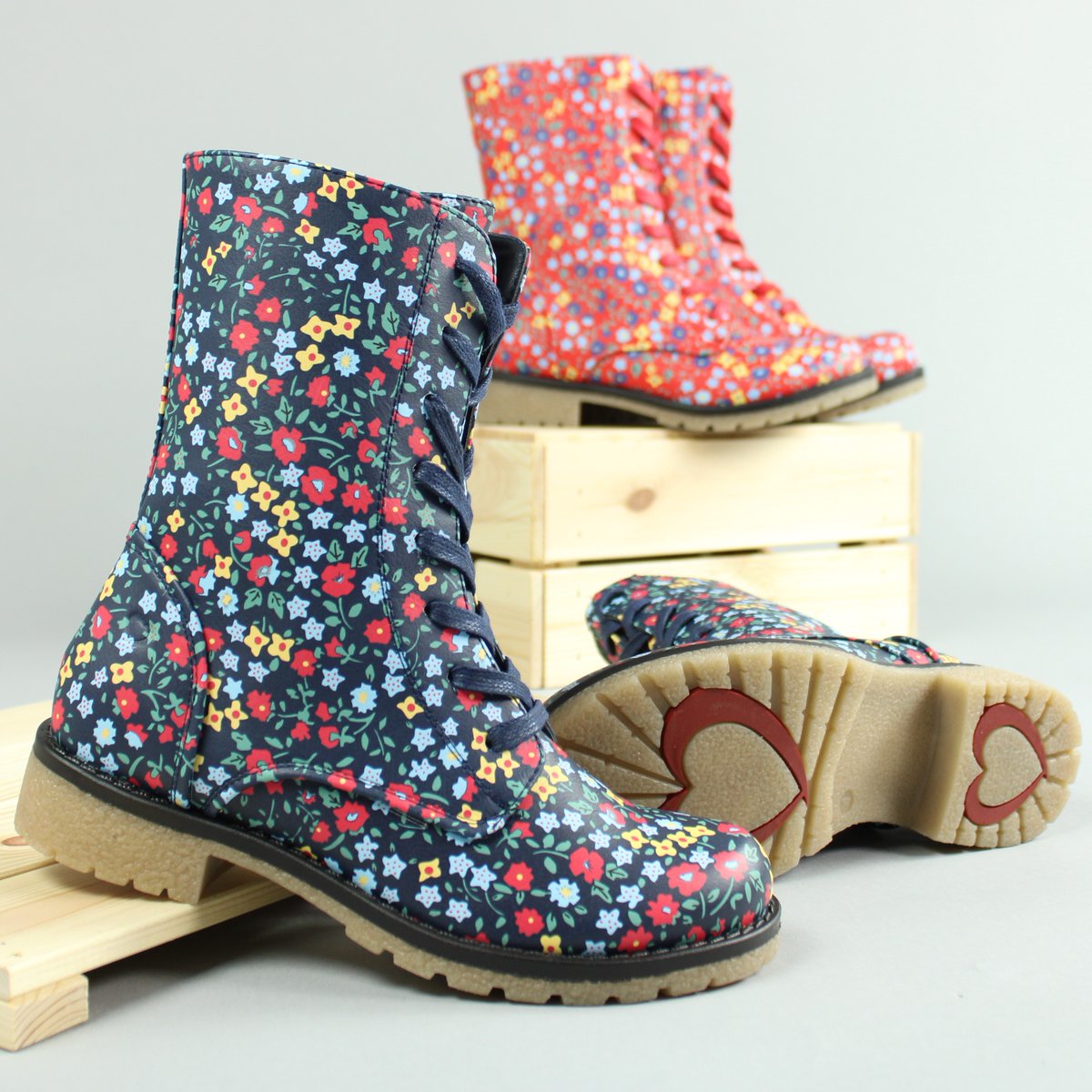 Have you seen our Spring boots yet?

#chloe #chloeboot #heavenlyfeet #stylelovescomfort #veganfriendly #classicboots #laceboots #springboots #newboots #springsummer2020 #weknowcomfort #memoryfoam