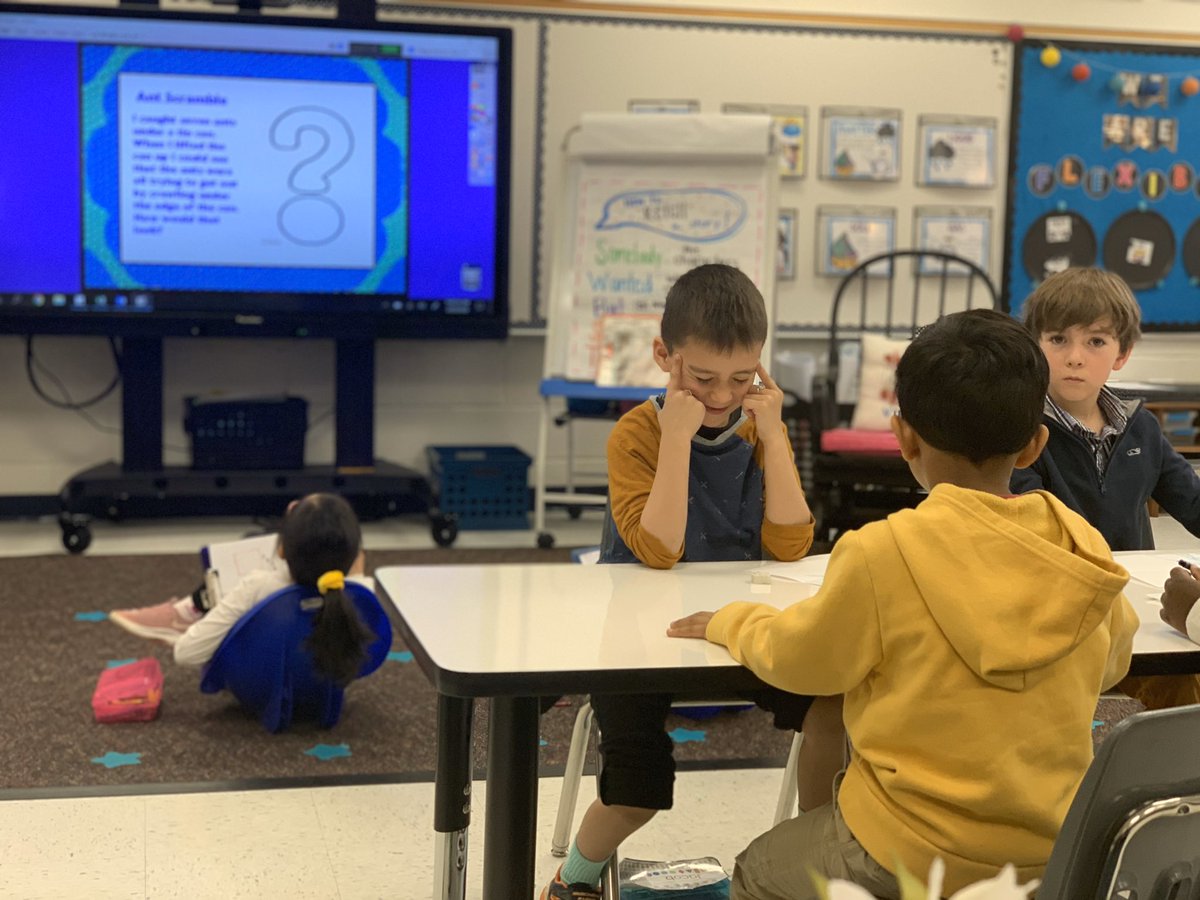 Paige Faul (@mrsfaul_lib) on Twitter photo Using the power of visualization during our Search lesson with <a href="/HoustonLIB/">Katharine Houston</a> 😊 #EaglesSoar Using the power of visualization during our Search lesson with <a href="/HoustonLIB/">Katharine Houston</a> 😊 #EaglesSoar