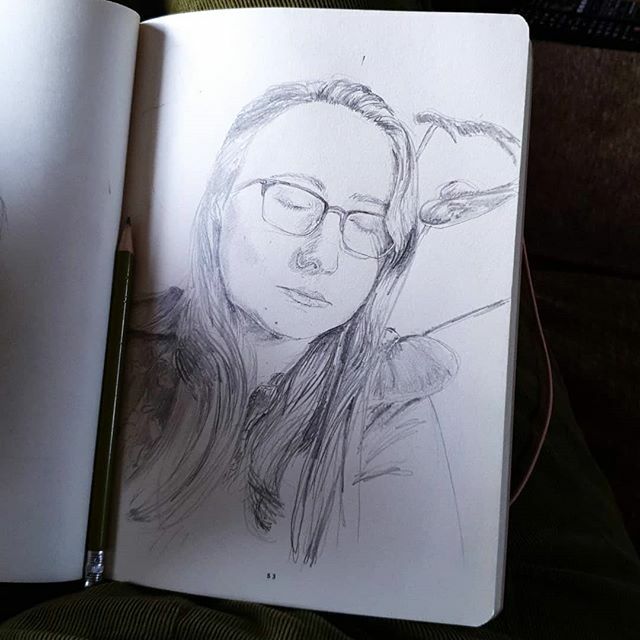 MarisaJaneD's tweet photo. Time off means time for sketching, reading and planning for future ventures and finding a path forward. It's been a long time since I attempted a self portrait and here's me enjoying the company of my plants.
.
.
.
#sketchbook #holiday #selfportrait #ill… https://t.co/snk8pjw7Rz https://t.co/YpizukA3zm