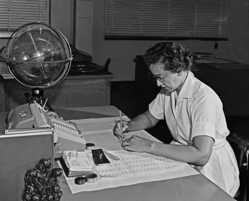 Katherine Johnson (1918-2020)

The little girl who loved to count who became the woman to inspire us to dream immeasurable dreams:tinyurl.com/wazpxfa #NASA #computerscence #informationscience #datascience