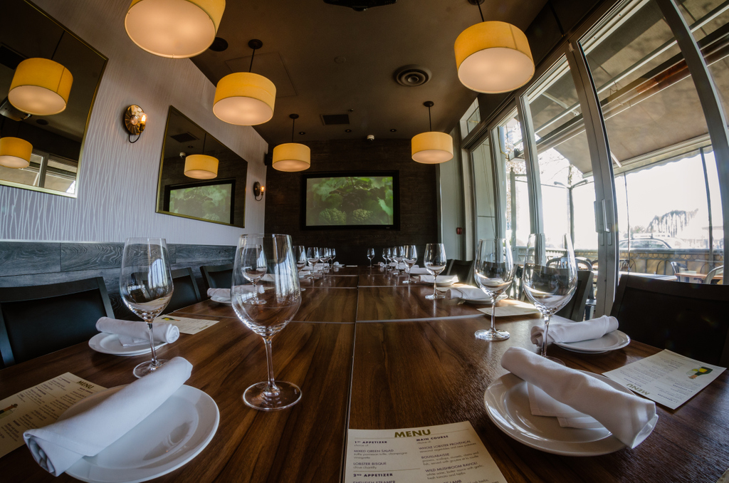 Group and private #reservations at The Wine Bar are perfect for any event, including #birthdays, reunions, #parties, office events and #weddings. 🎉 For further inquiries, visit soo.nr/fdBj