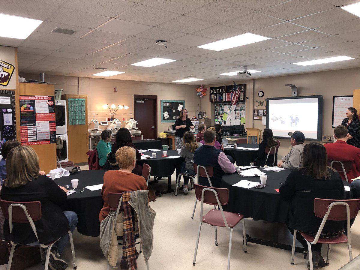 DrMartySpence's tweet photo. CTE Advisory Meeting underway at @willowschool. Community and school working together to improve career opportunities for students. #onewillow @coach_sablee https://t.co/SsMHnLHhTW