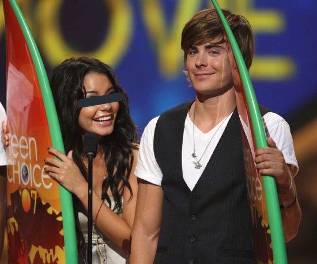 EzraLetoArms's tweet image. —Vía Instagram—

Estoy muy sentimental porque este año ha ido mi última nominación y la última vez que gane un Teen RB Award, así que dejo mi colección de premios ganados en los últimos tres años;

2017 📸 recibiendo con @LilWayWxtsxn nuestro primer premio TRBA.