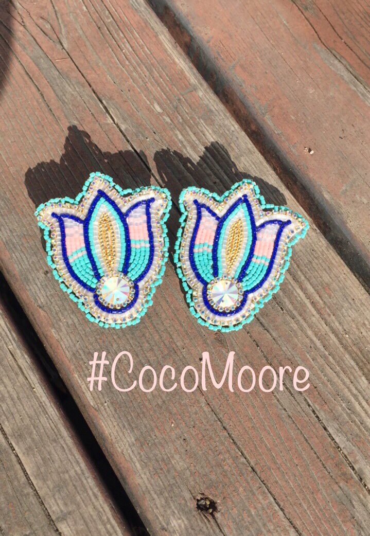 CocoMoore12's tweet image. old floral earrings I did ✨  #CocoMoore