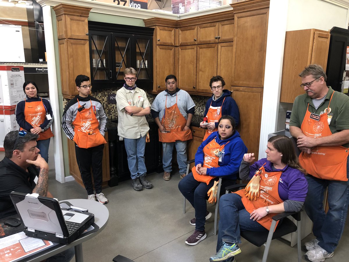 SZalipski's tweet photo. Thank you Avalon for coming out to the Riverside Home Depot to drop some knowledge about shutters. #pipelineisourlifeline #fillthebuckets 6️⃣6️⃣1️⃣9️⃣💴🙌🏽 https://t.co/V3PnQFlFXh