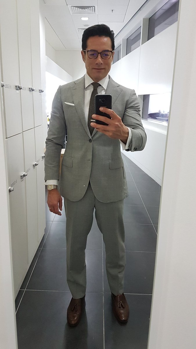 AdamBakhtiarTV's tweet photo. Good morning #Asia #Singapore 🌅
All dressed and ready to go on #AsiaFirst on @ChannelNewsAsia
7am-10am. Not sure i can do justice.. but breaking out the #clarkkent look...
#tvanchor
#TVAnchors 
#Newsroom 
#morningshow https://t.co/CRhPJ5otSf