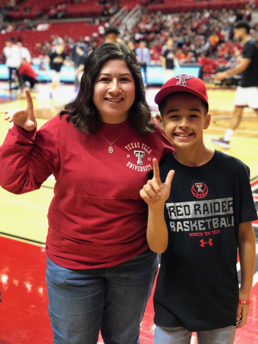 RaiderAwakening's tweet image. Meet your RAL
Last but certainly not least...
Coordinador

Name:Mireya Tarin 
Classification:Senior
Major:Biology 
Hometown:Roswell, NM 
RA Retreated:RA 53 Strengthened in Mercy
Favorite Saint:San Jose Sanchez del Río 
Favorite Celebrity:Chrissy Teigen her twitter is hilarious