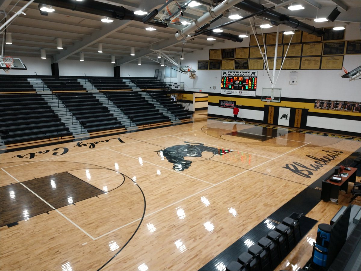 MattBrucker20's tweet photo. #First one here for some #C3D2 #GBB semifinal action.
#1 Saxony Lutheran v #5 Fredericktown on #C106 coming at you at 6:00.
After that it's #2 West County v #6 Woodland and I'll have updates on it right here on Twitter. https://t.co/lUMUf8FSVP