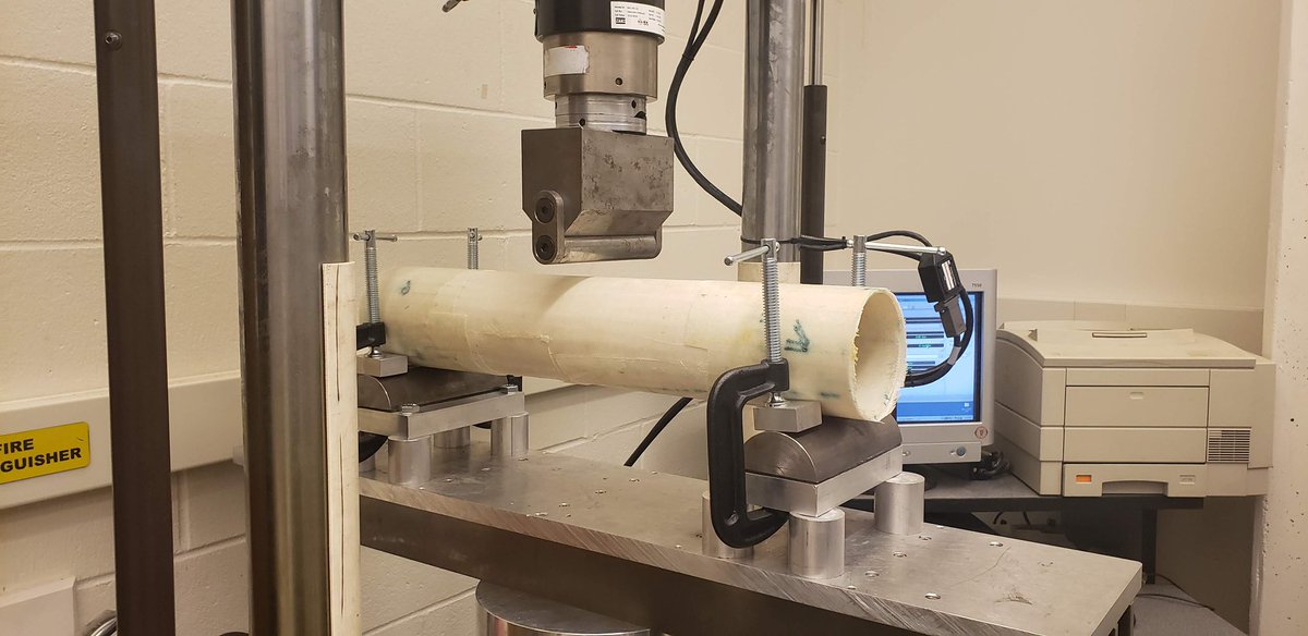 UVicRocketry's tweet photo. With new composite combinations comes new tests! A 3-point flexural test is being conducted on a old coupler to test for deflection and to determine the properties of the non-standard materials. This data will then be validated using FEA for further analysis. 🚀 https://t.co/3jO9lXjc97