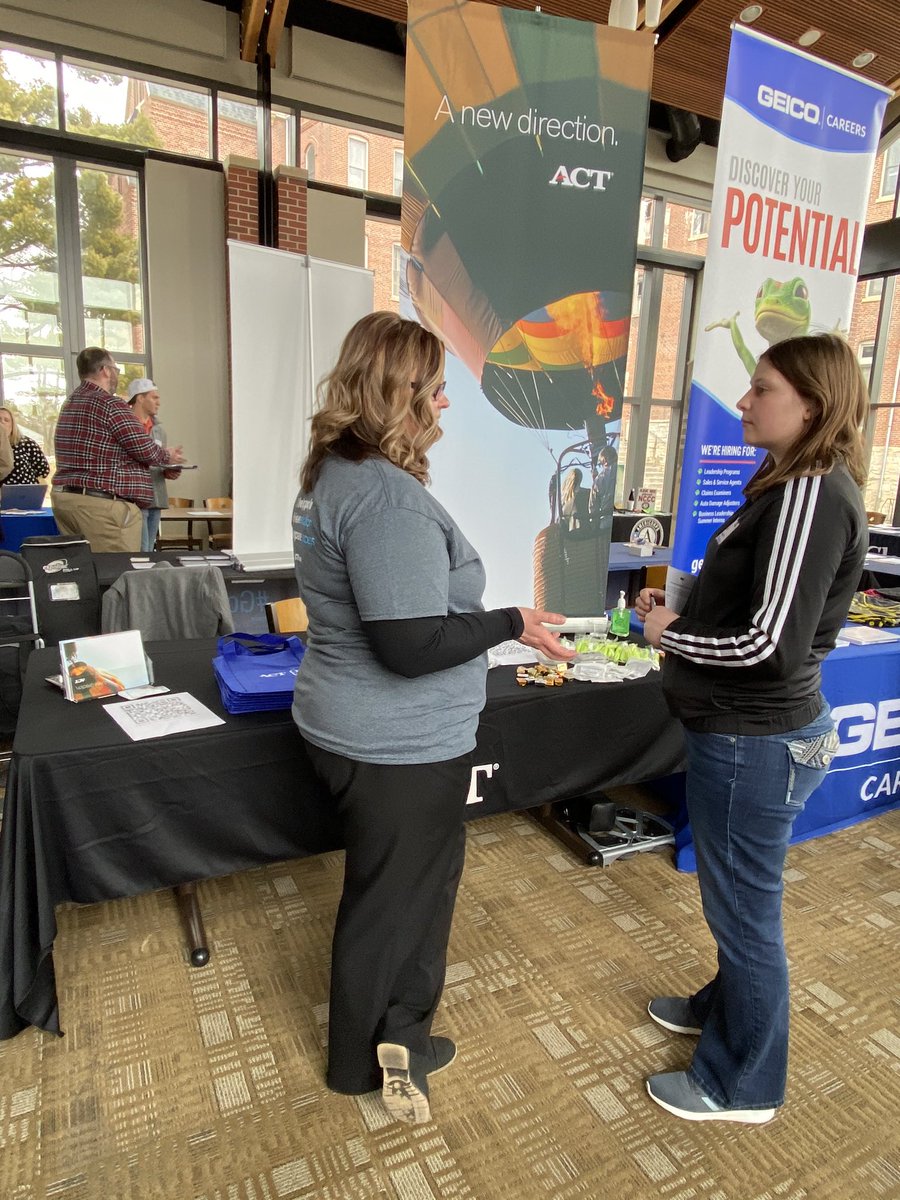 deb_schreiber's tweet photo. Katie is rock in’ it at the Cornell Career Expo today! #ACT #actinterns https://t.co/YxMozmLPqh
