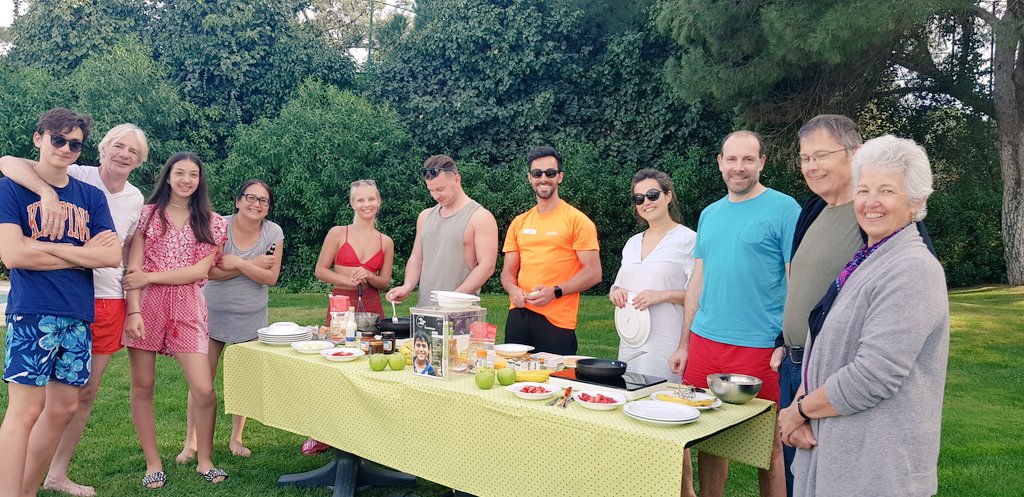 JLoucanas's tweet photo. This is how we celebrated the #internacionalpancakeday in #Vilardogolfresort with our lovely clients 👌🥞😎 @diamondresorts #DiamondExperiences #PancakeDay #Lifeatdiamond #Algarve #Portugal https://t.co/XZJzYefirm