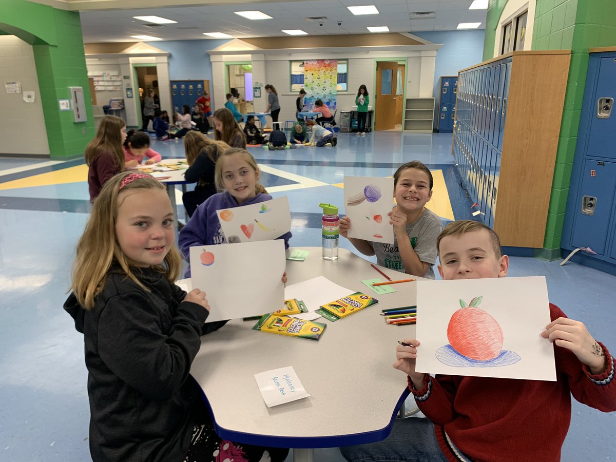 heathernagelmcs's tweet image. Drawing Club Lunch Bunch allowed these students to explore an interest and meet students in our Learning Community!  Looking forward to our March groups! #kindnessstartswithme