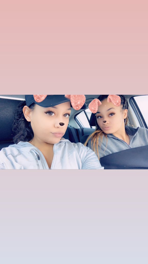NickyBoooo's tweet photo. SIS 💕 https://t.co/eMpizfYi6f