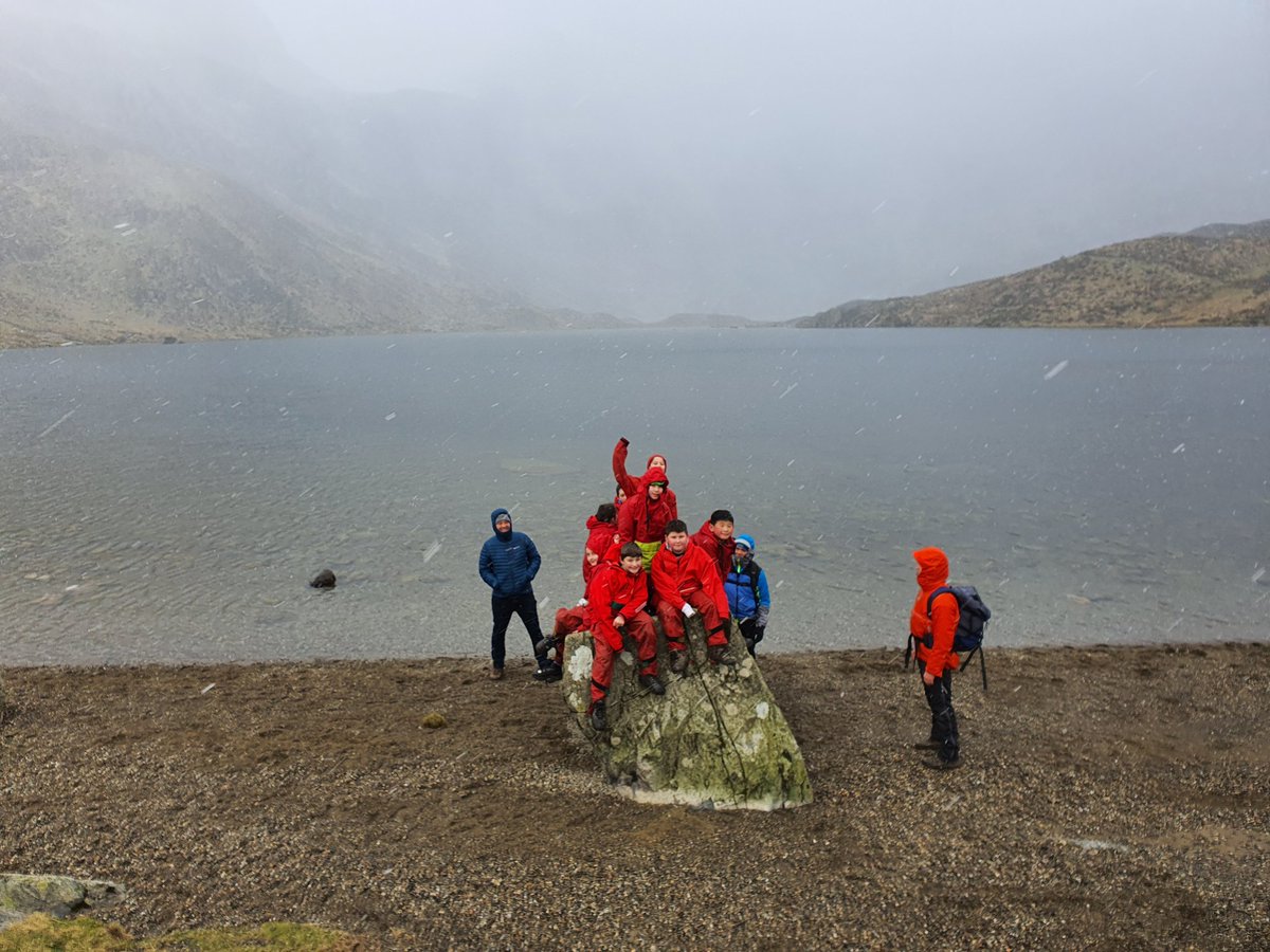 FforddDyffryn's tweet image. Year 5 had a snowy walk this afternoon up into the Ogwen valley. Everyone had a great time and are now full from a yummy tea 🙂
@nwoes #pushingboundries #walesoutdoors #snowdonia