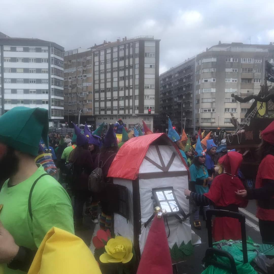 RedeCSCSantiago's tweet photo. #marrozos #pontepedriña #comparsa todos xuntos #CsCompostela https://t.co/blWIUSncpd