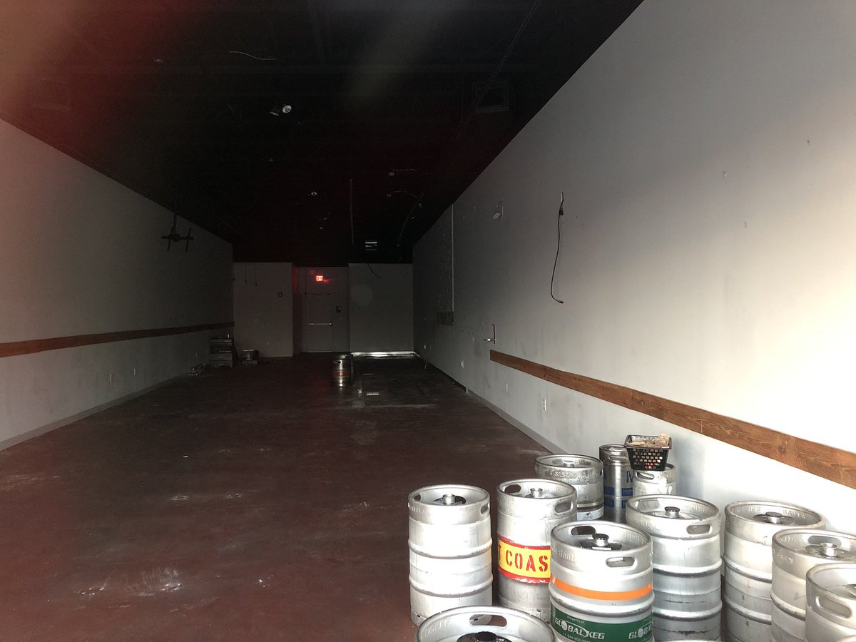 StephDanley1's tweet photo. The First Coast has lost a brewery. Atlantic Beach Brewing cleaned out the entire taproom Sunday night with no warning. #atlanticbeach #drinklocal #CraftBeer #closed #firstcoastbrews https://t.co/giWszcKvte
