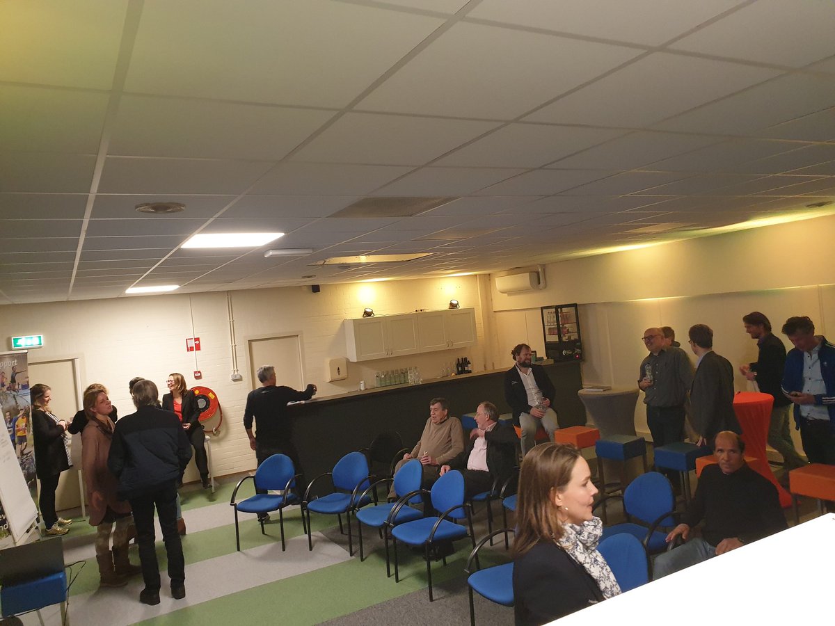 Verenigingsbestuurders druk met elkaar in gesprek tijdens brede thema-avond 

<a href="/gemeentehaarlem/">Gemeente Haarlem</a> @MerijnSnoek <a href="/OnzeGezellen_/">Onze Gezellen</a> <a href="/KrasSport/">Kras Sport</a> <a href="/ZVHaerlem/">ZVHaerlem</a> <a href="/HLMKLD/">Haarlem-Kennemerland</a> <a href="/HMHCSaxenburg/">HMHC Saxenburg</a> <a href="/avhaarlem/">AV Haarlem</a> <a href="/Alliance22/">SV Alliance '22</a> <a href="/geelwit/">Geel Wit</a> <a href="/HC_Haarlem/">HC Haarlem</a> <a href="/nocnsf/">NOC*NSF</a> @NVSRO