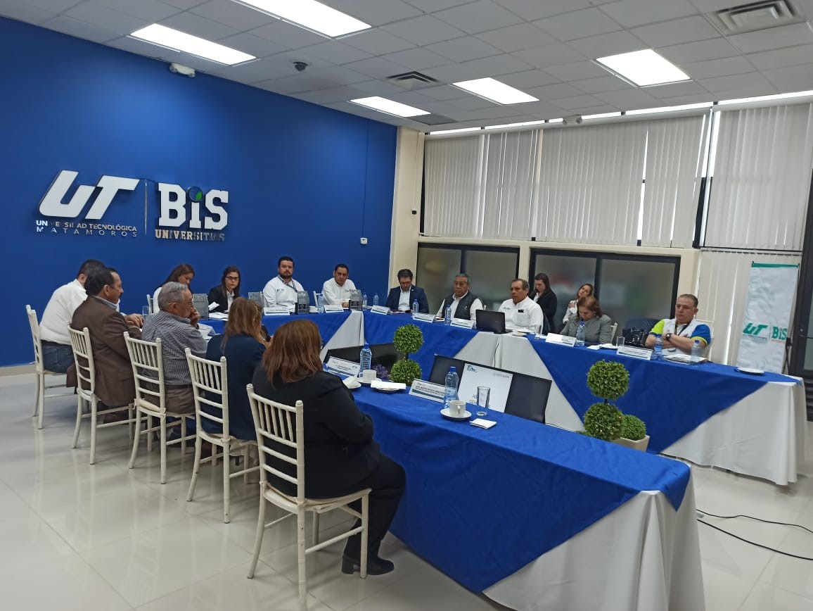 VinculacionTam's tweet photo. Realiza la @UTMatamoros sesión ordinaria del consejo directivo, atestiguado por directivos de la @CoorUTyP, @gobtam, @SEP_mx, @EDUCATAM, @MatamorosGobMx  así como del sector empresarial de #Matamoros estuvieron de #Canacintra #SJOIIM #FRTM #TiempoDeTodos #Tamaulipas #SEMSySTam https://t.co/jpSA882Ifr
