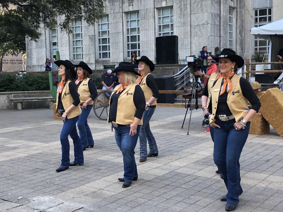 RODEOHOUSTON's tweet photo. #RodeoRoundup is happening now at City Hall! 🤠 https://t.co/Tg7aKMI1Zd