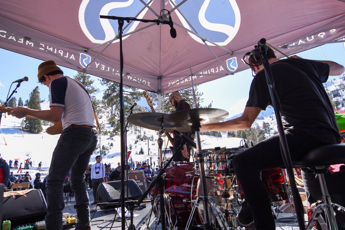 ohioweatherband's tweet photo. Shots from our @clifbar Mountain Days set at @squawalpine in Olympic Valley, CA. this weekend.
Spent the day roaming the mountains, drinkin @sierranevada hanging with @keeptahoeblue and @clifgreennotes. Def not a bad day
#keeptahoeblue #gogreennotes #clifbar #sierranevada https://t.co/6aVy1NstVL