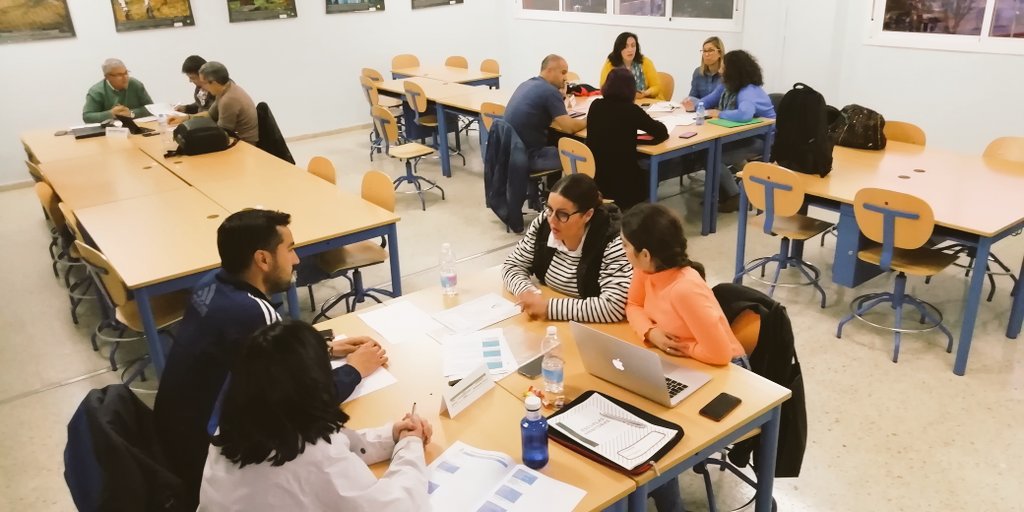 cepcastilleja's tweet image. Comienza la dinámica de trabajo con la presentación y recogida de expectativas de #EscuelasMentoras y sus telémacos, explicación de buenas experiencias y elaboración del plan de visita pedagógica entre telémacos y mentores @EducaAnd @FormacProfAnd