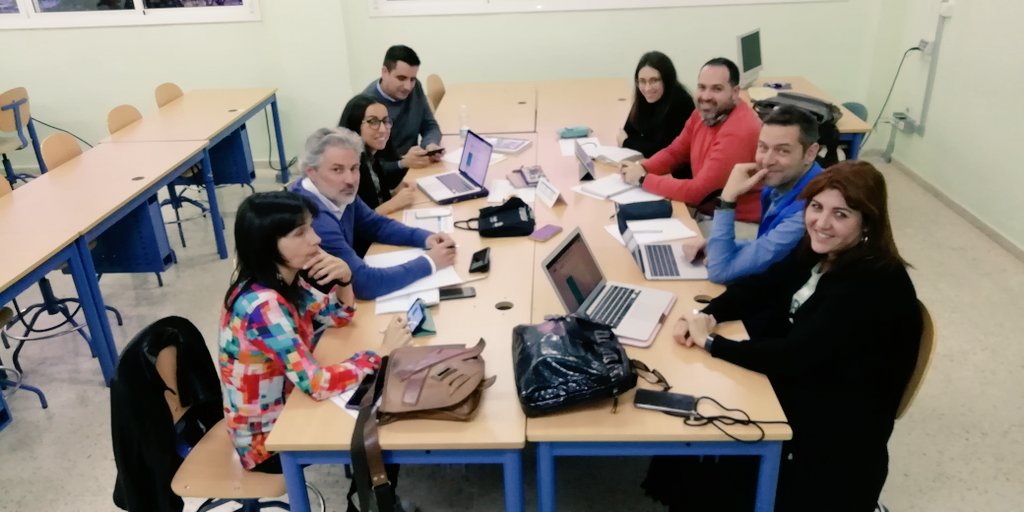 cepcastilleja's tweet image. Comienza la dinámica de trabajo con la presentación y recogida de expectativas de #EscuelasMentoras y sus telémacos, explicación de buenas experiencias y elaboración del plan de visita pedagógica entre telémacos y mentores @EducaAnd @FormacProfAnd