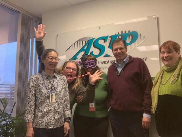 ASIPath's tweet photo. Happy Mardi Gras from ASIP! We can't wait to see you at #ASIP2020 at #ExpBio! Laissez les bons temps rouler y'all! https://t.co/oGg6VIIan6 https://t.co/1HiwzbkFt6 https://t.co/fvelUwAJBV https://t.co/Qc97omZENz