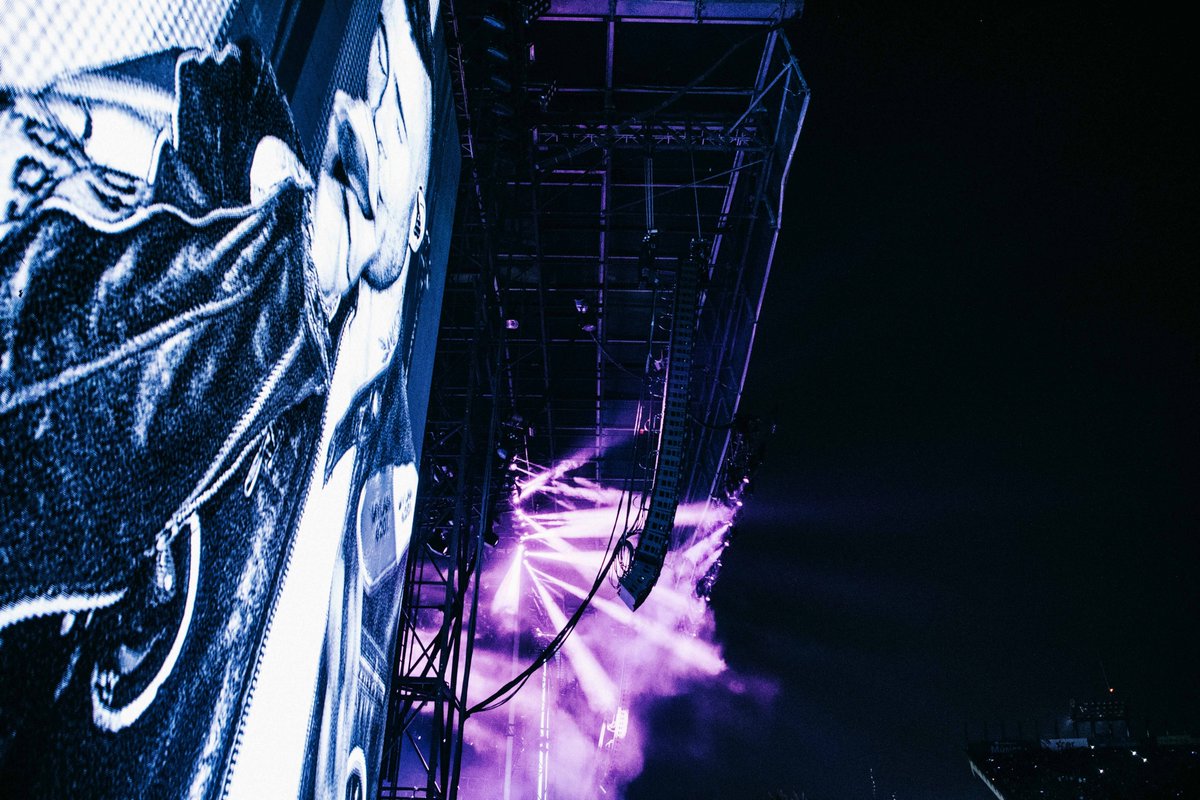 Maroon 5 tweet media