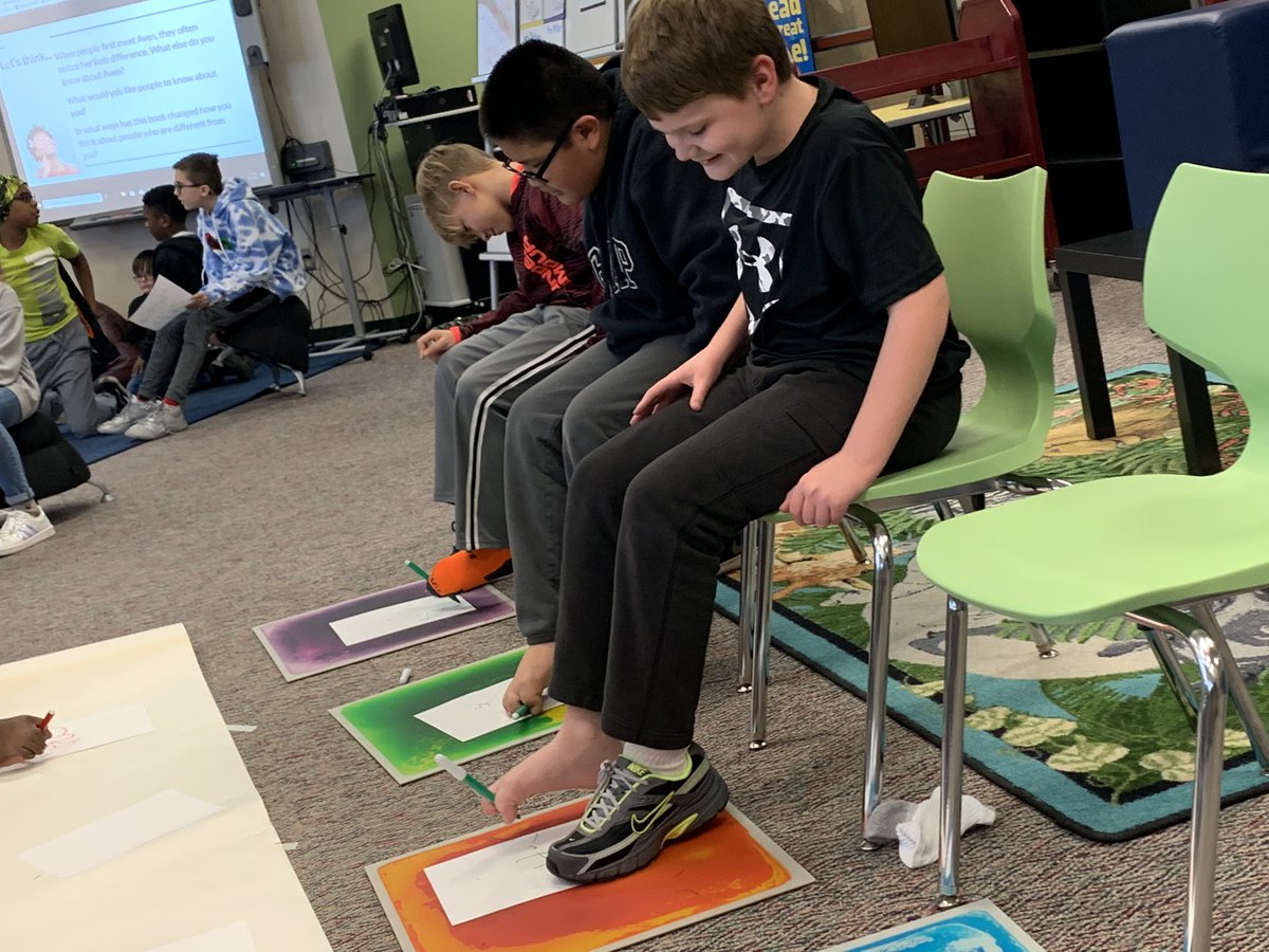 MrsFordWT's tweet photo. Dusti Bowling author of Insignificant Events in the Life of a Cactus is coming to visit our school! The book is about Aven, a girl who was born without arms. We went to the LLC for a lesson on empathy and students tried to draw a cactus &amp; sign their names using only their feet https://t.co/kxAnDNzfUq