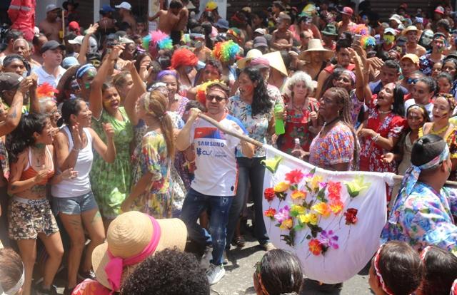 apuertocabello's tweet photo. Con la celebración de la 149 edición del BAILE DE LA HAMACA, Puerto Cabello cerró este #Martes la programación del #Carnaval2020 días festivos en los que reinó la PAZ y ALEGRIA de las familias porteñas, gracias Alcalde @JCbetancourt72 Gob. @rafaellacava10 #CulturaYTradicion #Paz https://t.co/alENZ5l1H0