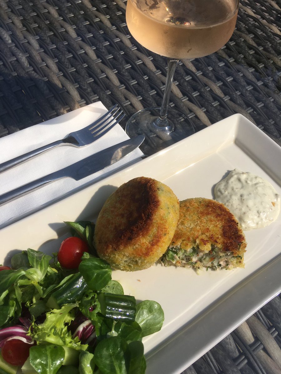 New Fishcakes Recipe!
Smoked haddock, spring onion and lemon in a crispy breadcrumb coating.   #ilkley #menston #burley #addingham #frozenmeals #delicious #spring2020