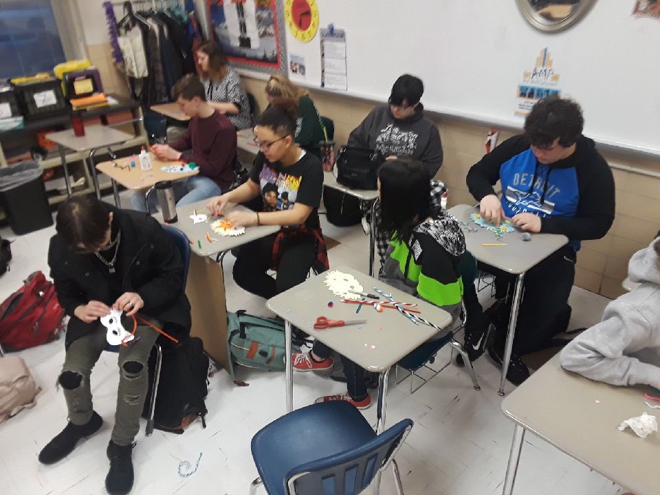 wlsworldlang's tweet photo. German class creating Mardi Gras masks https://t.co/Uc9bpidZ0I