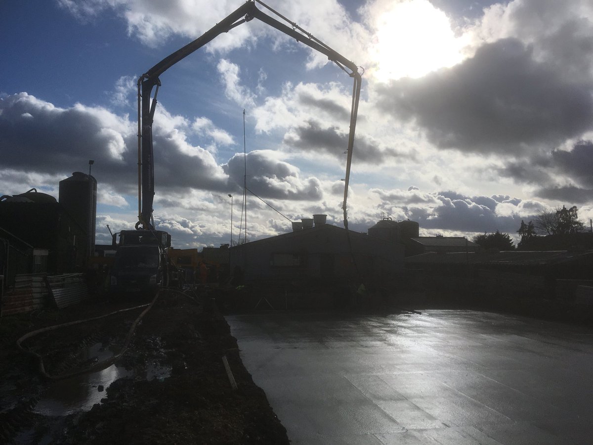 chrisleamon1's tweet photo. Big day pad laid for new finishing building https://t.co/v4euYk6d36