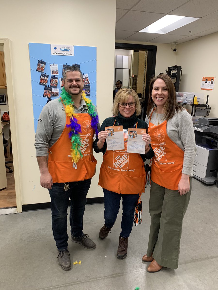 Celebrating Mardi Gras with boas and DOUBLE Homer Awards for Coleen McCune for Taking Care of Our People at 4181, Broomall! Way to be, Coleen!!🙌👏👍