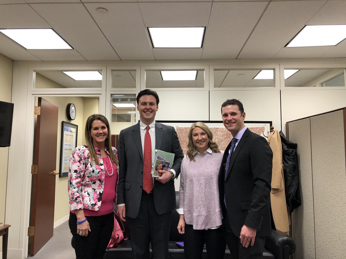 TheLaddFamily_'s tweet photo. In #Washington #dc advocating for #MPS! #Hurlersyndrome #TheLaddFamily #CureMPS #thekennedyladdfoundation #raredisease #prayingforkennedyandlincoln https://t.co/ploP3k8ZqG