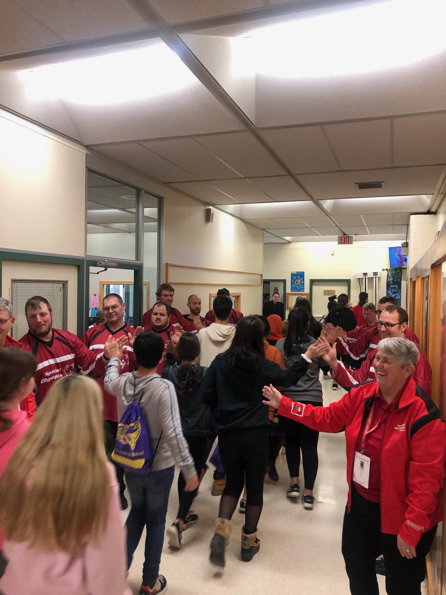 The #Ptbo #FloorHockey team gets a rock star welcome by @TBCDSB_EQ in Thunder Bay. The school sponsored the team for @socgames2020 - thanks for your support! @SOOntario #StrONgHearts