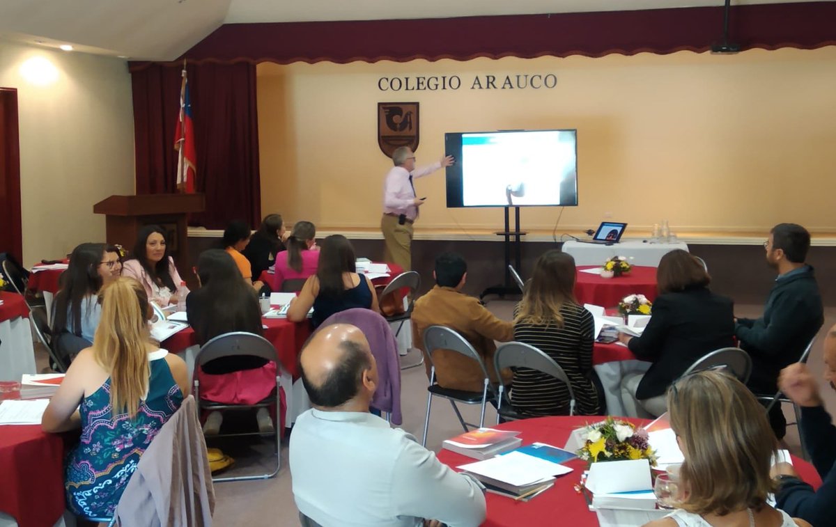 IdentitasEdu's tweet photo. Es necesario descubrir a padres y a educadores la importancia del Desarrollo Armónico de la Identidad Personal (DAIP), como el fundamento sólido de la calidad de la educación, y entrenarles en el trabajo conjunto. José Antonio Alcázar #expertodaip Colegio Arauco #Chile https://t.co/JW85FKicMt
