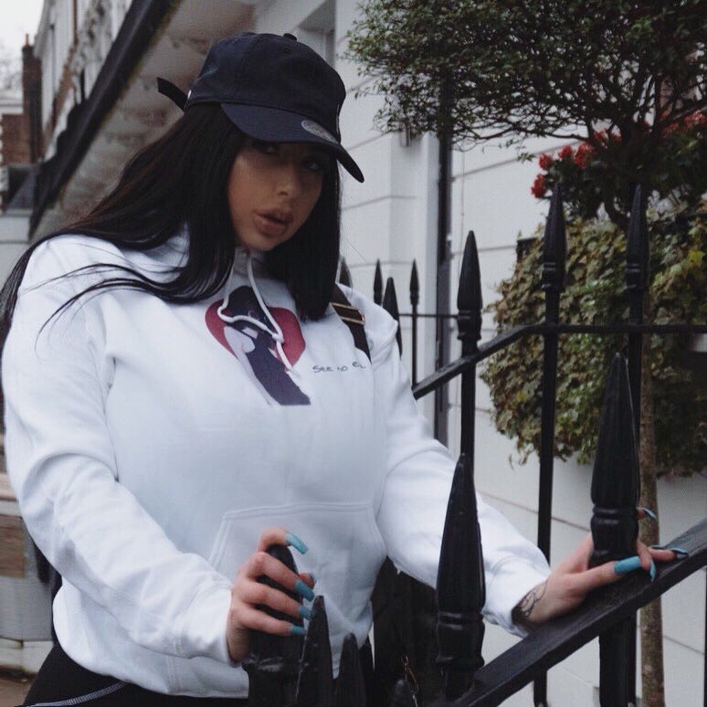 TW Pornstars - 1 pic. MADDISON BLACK. Twitter. I can do fashion too 😛