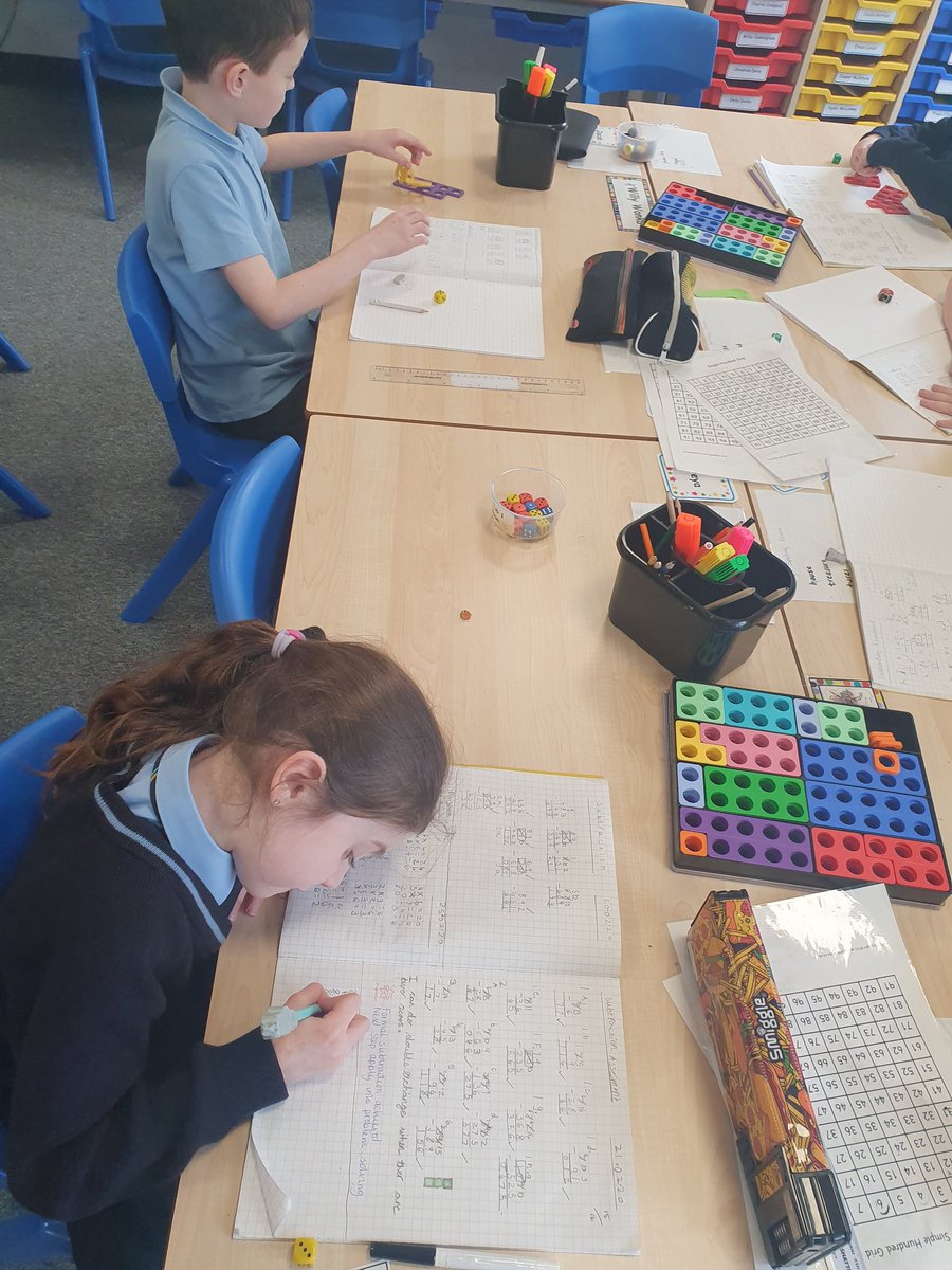 MrsClarkeStNin's tweet photo. Primary 4 are learning how to do division by apply a range of strategies ➗ #numicon #usingmaterials #applyingtimestables https://t.co/jXDXYSeaf9