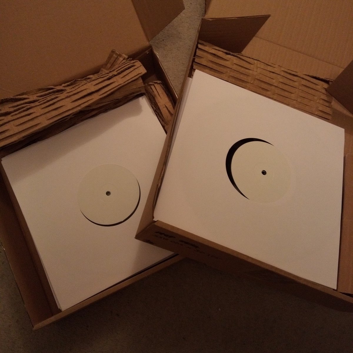 VinylFanatiks's tweet image. The 10" limited edition Sub System TP's have arrived and sounding proper LARGE! Missing, Fixate and Mr Time. The Kickstarter is still running for these #vinyl #testpress #jungle #limitededition @junglemissing @fixate_uk kickstarter.com/projects/subsy…