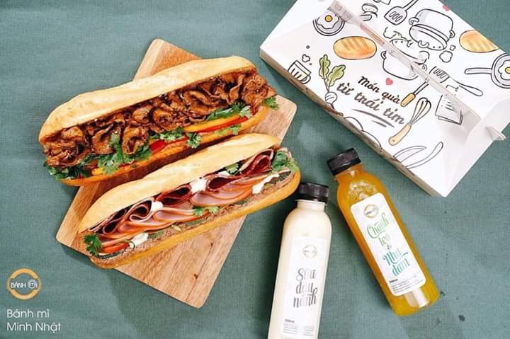 HanaNgu91690487's tweet photo. " Some pieces of bread " ?? Let's see 
Ko làm mà muốn có ăn, thì chỉ có ăn c*t, ăn đầu b. Thế cho nó vuông. 
Giờ đi ngủ, sáng mai dậy làm cái bánh mì cho đỡ tứk. Duma nó 
#표준말투와_내말투를_비교해보자
#ApologizeToVietNam 
#20KoreansStopLying https://t.co/gMlobihWIy