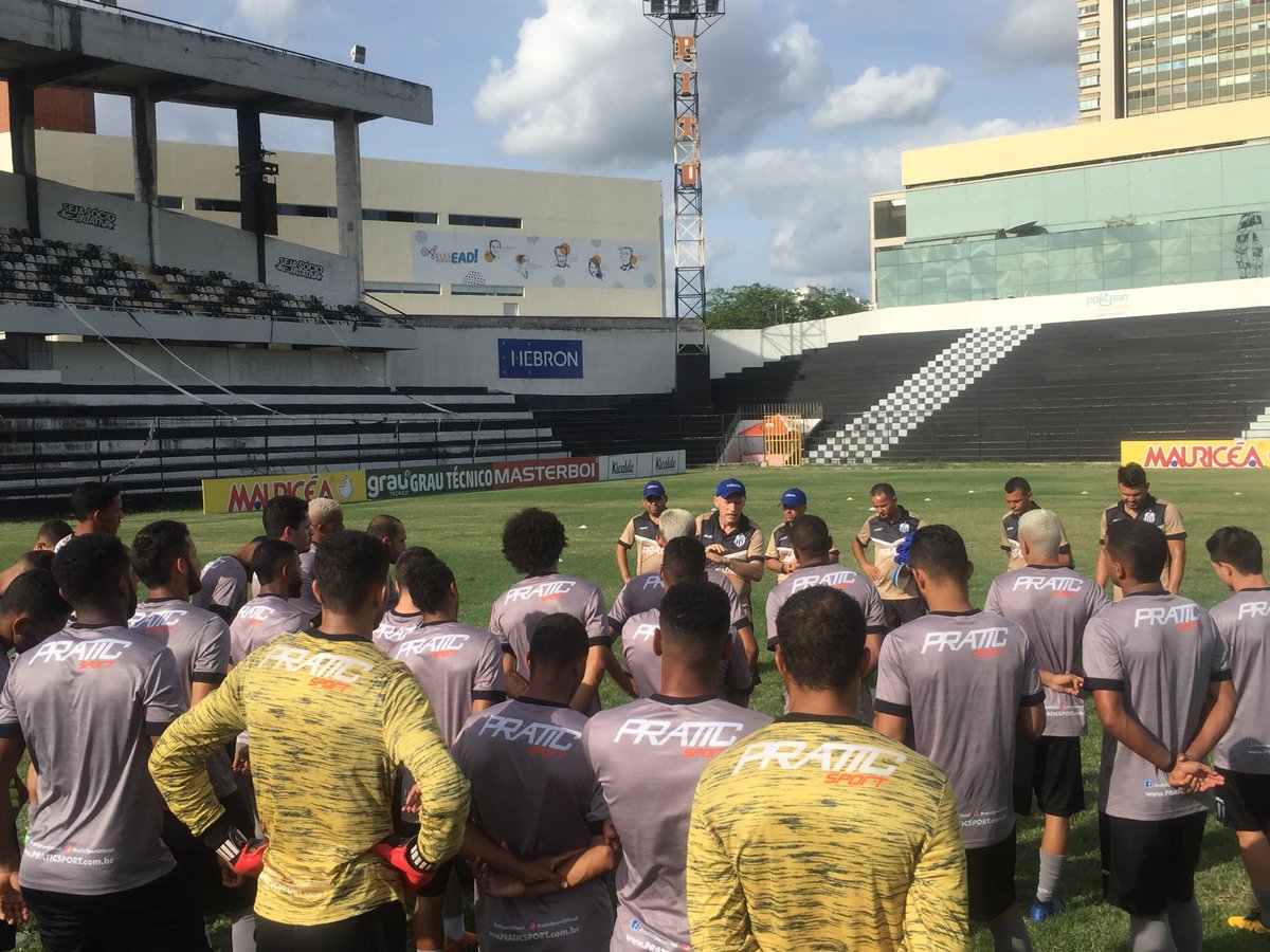 centraloficial's tweet photo. Terça-feira de carnaval com muito trabalho no Lacerdão. No sábado (29) tem jogo decisivo contra o Petrolina no estádio Paulo Coelho.
#AvantePatativa #CentralDeCaruaru #Temporada2020 https://t.co/PZdbgAE5CP