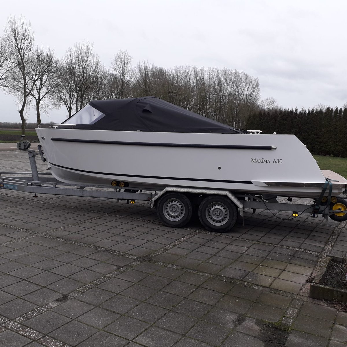 ReindersBoten's tweet image. We kunnen het nog niet helemaal laten zien, want er is nog wat werk aan de winkel, derhalve een kleine sneak preview van onze nieuwe sloep.

Maxima 630 kleurstelling wit/wit, afgebouwd met een Honda BF50.

#Maxima #Honda #sloep #Reiderhaven #Oldambtmeer #Blauwestad #Beauty