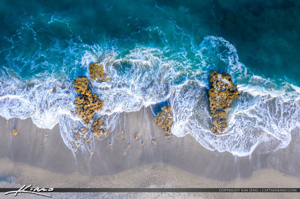 Happy #FloridaOceansDay! We operate 15 beachfront parks from Tequesta to Boca Raton, which is your favorite? discover.pbcgov.org/parks/Aquatics… 📷: @captainkimo -- Coral Cove Park #pbcparks