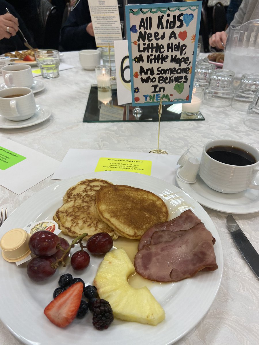 jennafree16's tweet photo. My kind of lunch 😍🥞 #PancakeLunchCWC #HelpKidsHeal @ChildWitnessCtr https://t.co/p2MAvHcth7