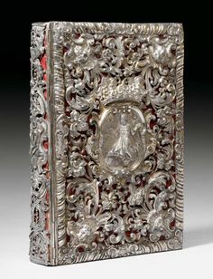 _TrueNightmare's tweet image. "Happy birthday, @DarkStoryTeller. A book from my private collection. I hope it gives you joy on this day."