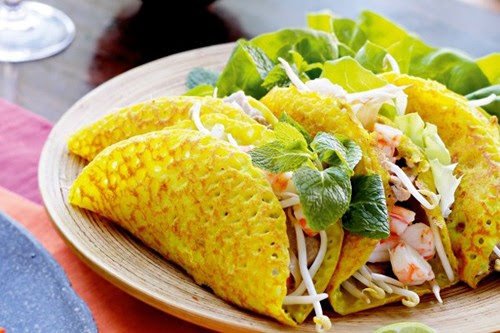 _mielf's tweet photo. Bánh xèo nè he, cuốn thêm rau sống he, chấm nước mắm chua ngọt he. Bá cháy bọ chét he. Ta nói chứ bên đó là gì có mà ăn 
#ApologizeToVietNam
#KoreansStopLying
#표준말투와_내말투를_비교해보자 https://t.co/qoWBvG9Nmu