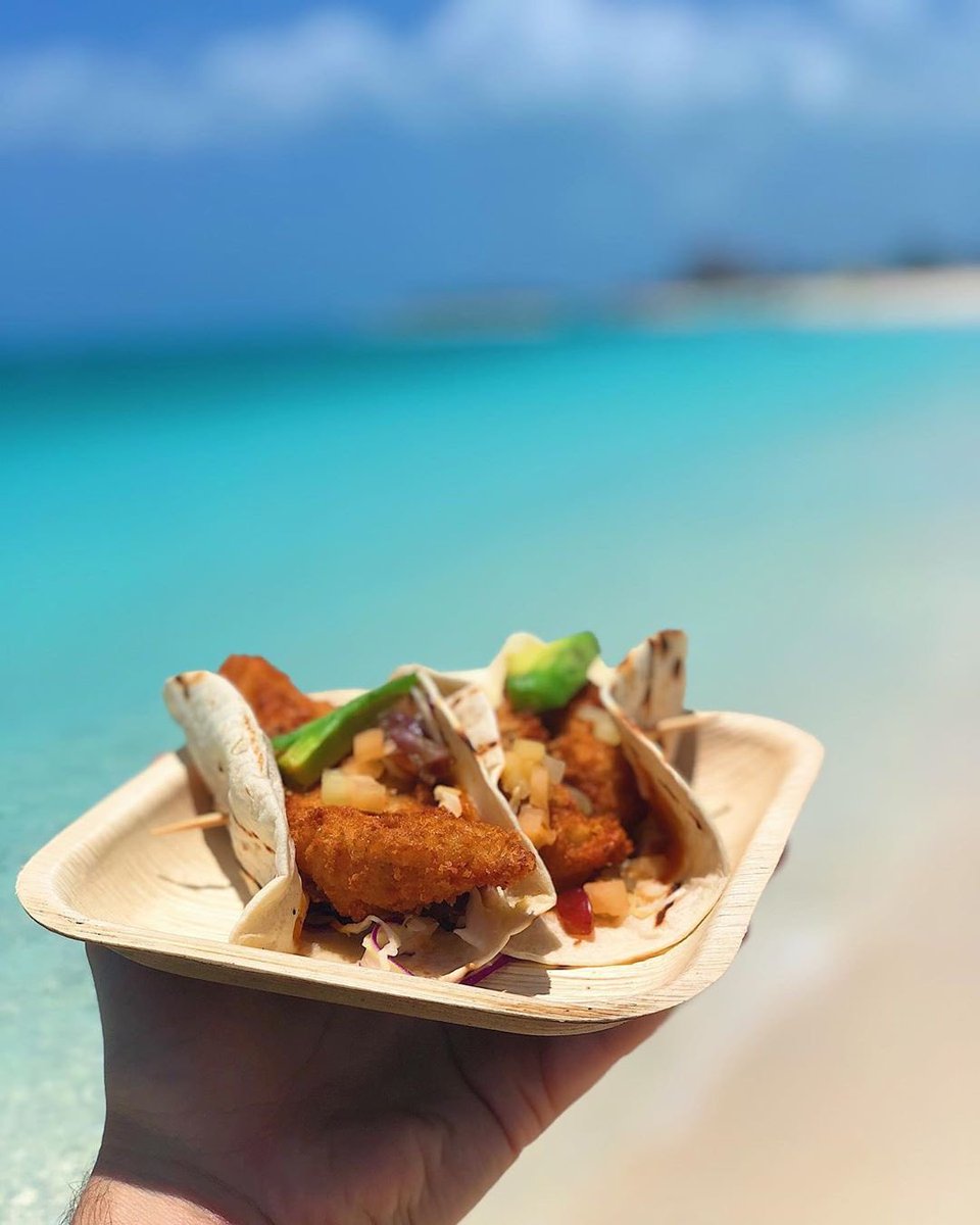 The only thing better than mid-day tacos is mid-day tacos on the beach! Join us at Just Tacos, our beachfront pop-up bar and restaurant, to taste the tacos that everyone's talking about! 🌮 #GraceBayClub