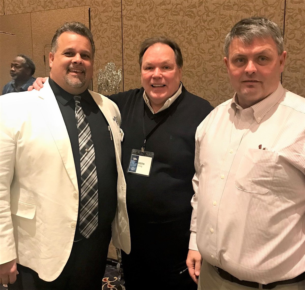 SPS_Family's tweet photo. #SPSFamily’s Keith Craig, Kristi Delongchamp (@KDelongchamp), and Michele Bergeron (@MicheleBTweets) attended the @_White_Glove Conference to discuss best practices in seminar marketing for financial services. We also saw @SPS_Family’s rep Dale Driggs! #finserv #seminarmarketing https://t.co/VHnyXj61Bm